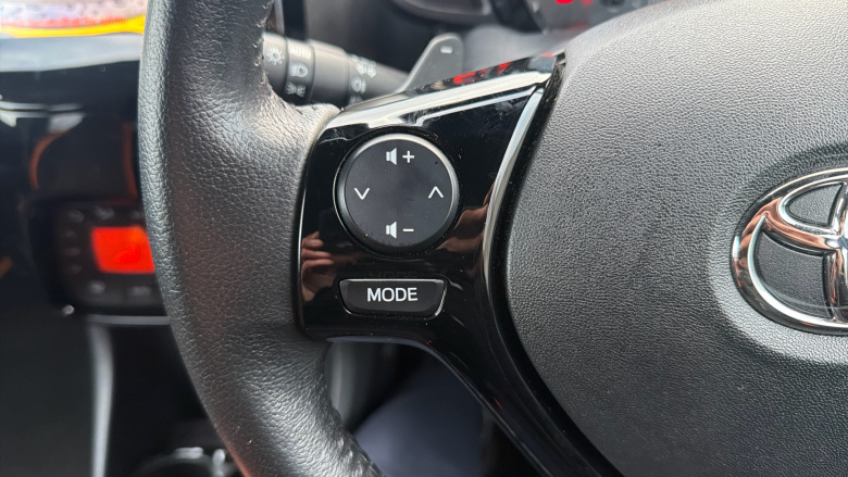 Toyota Aygo 1.0 VVT-i JBL Edition 5dr x-shift Petrol Hatchback